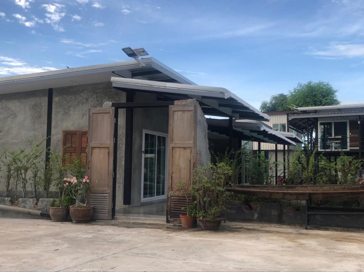 Solarcell Private Homestay - โซล่าเซลล์ไพรเวทโฮมสเตย์ Утхайтхані Екстер'єр фото